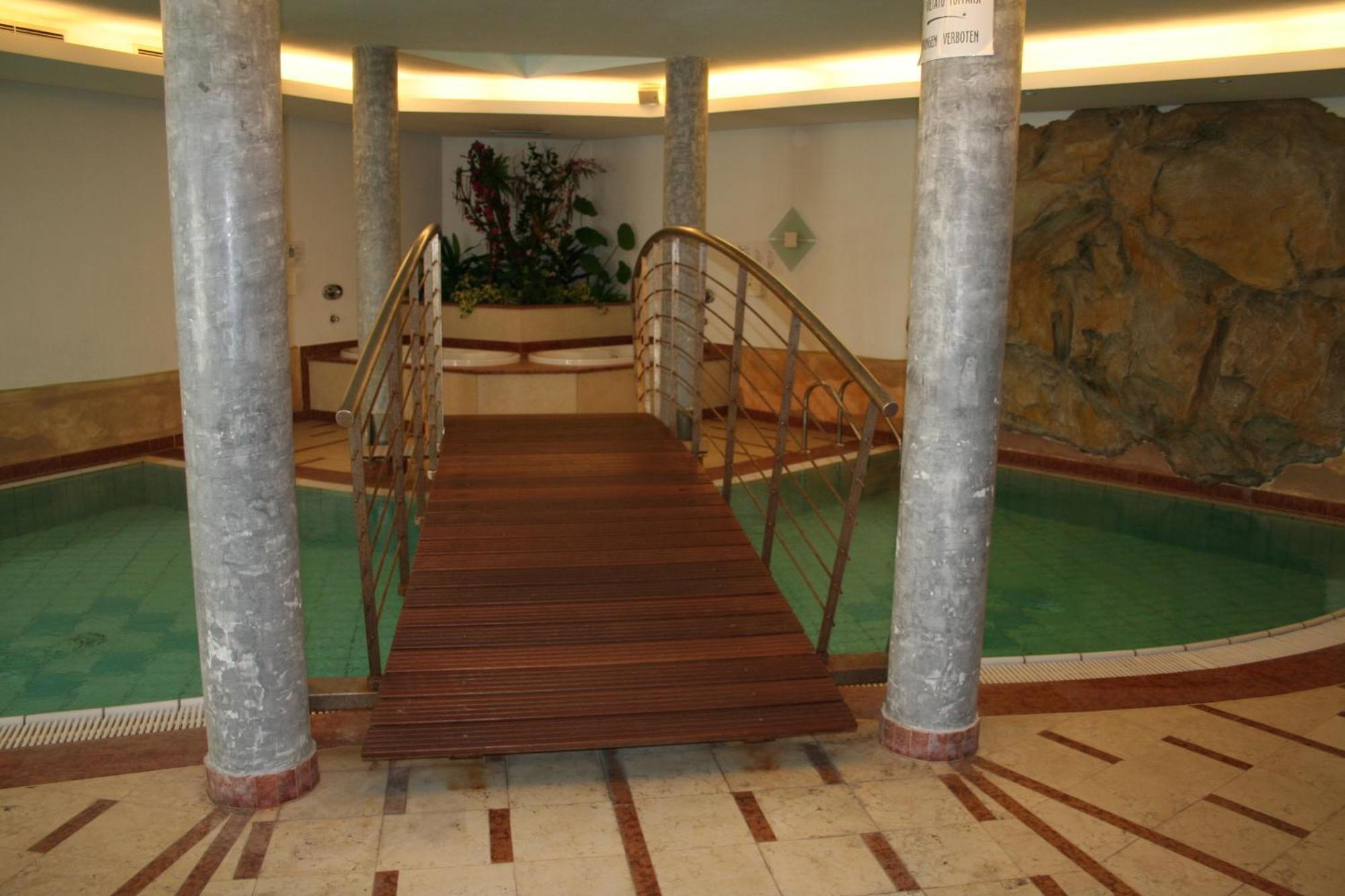 Hotel Krone Brunico Exteriér fotografie